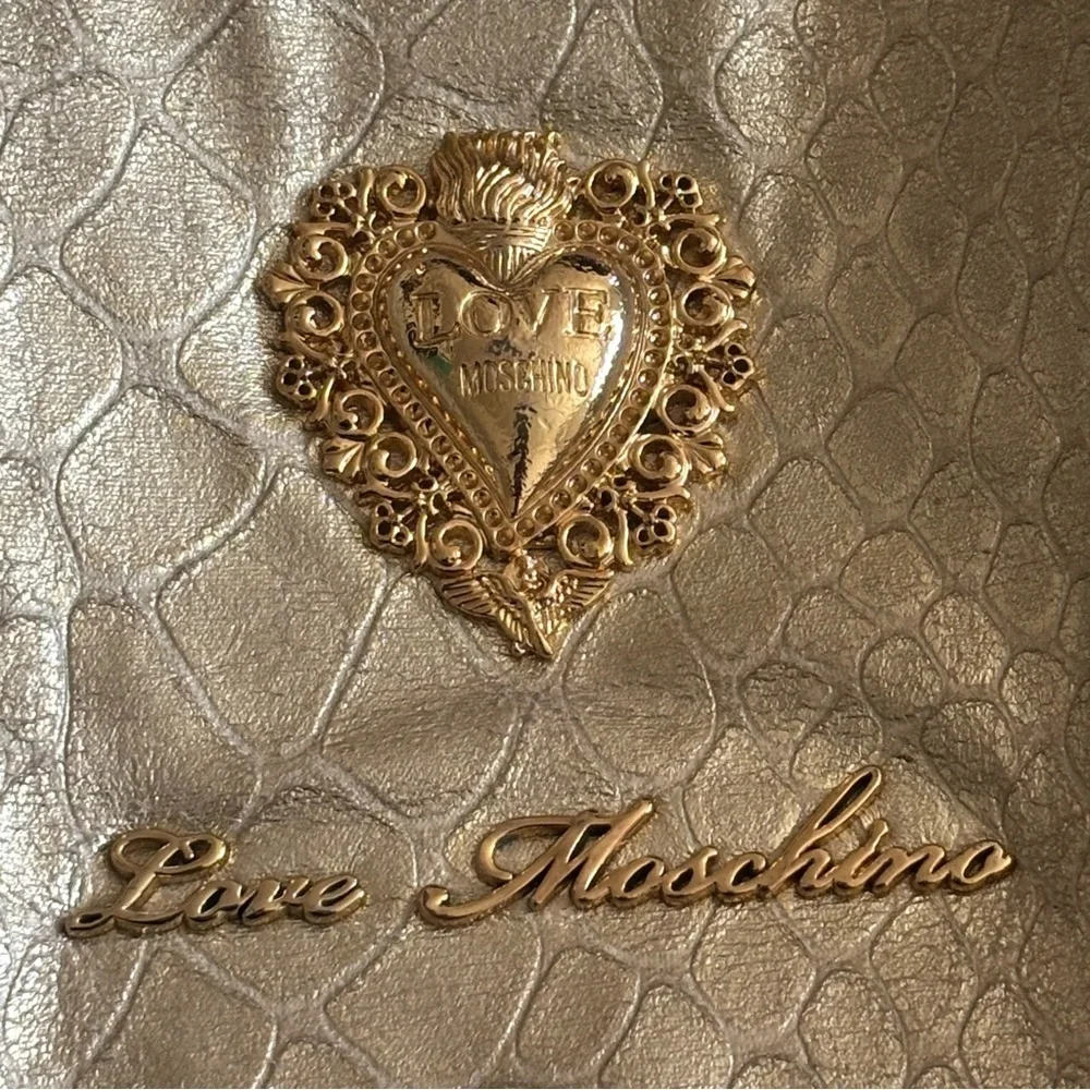 Vintage Love Moschino Gold Chain Shoulder Bag